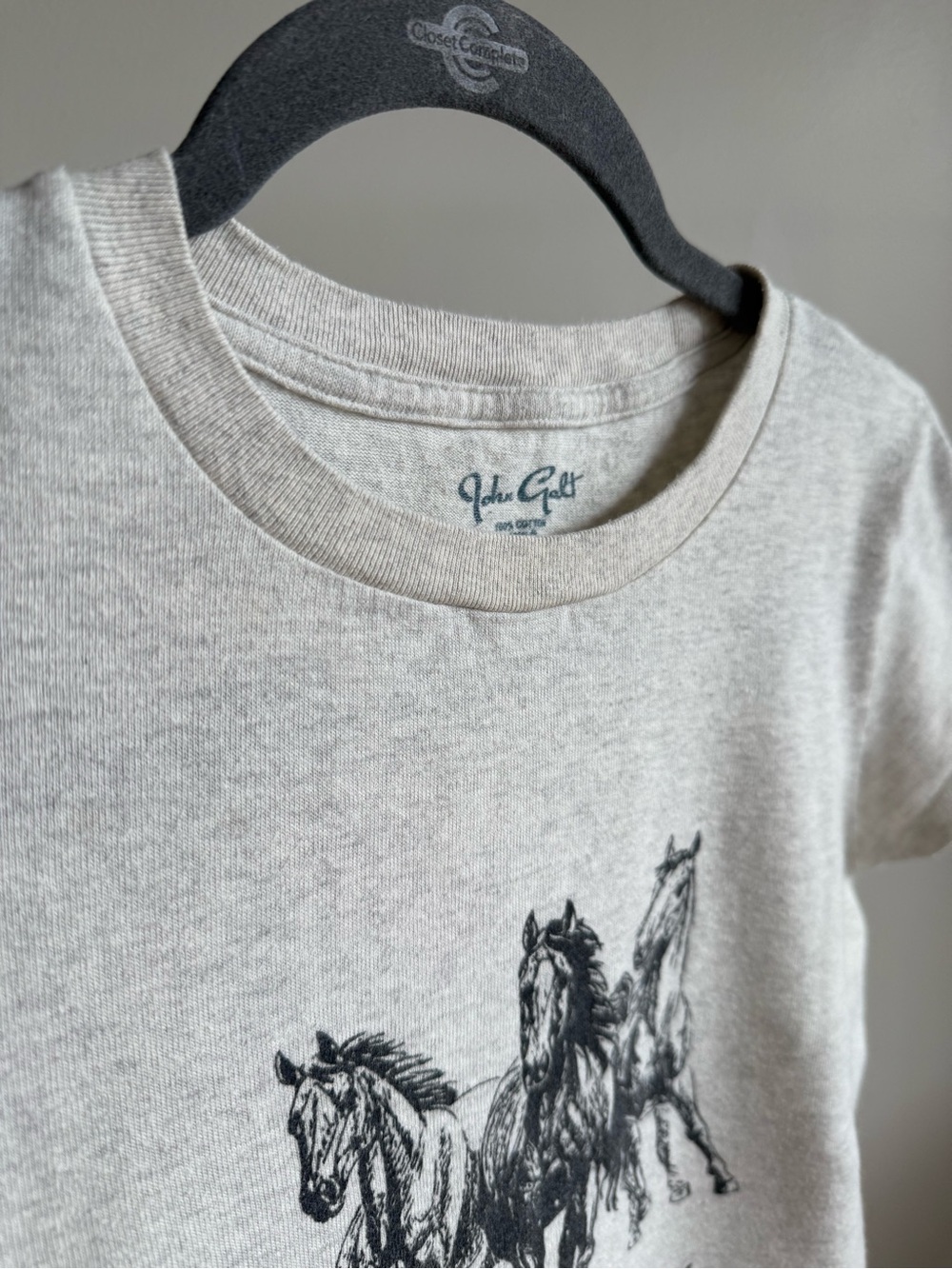 Rare Brandy Melville Horse Country, Kentucky Graphic Tee Cream Gray Heather - Picture 2 of 5